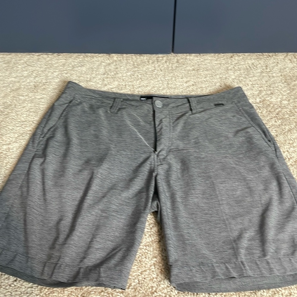 Travis Mathew | Casual Stretch Golf Lightweight Shorts Gray | 32